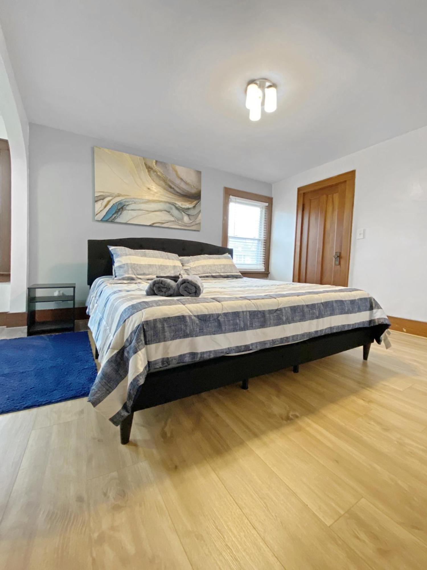 Lux 3Br, Steps From Airport, U Of R & Grocery Stores Rochester Exterior foto