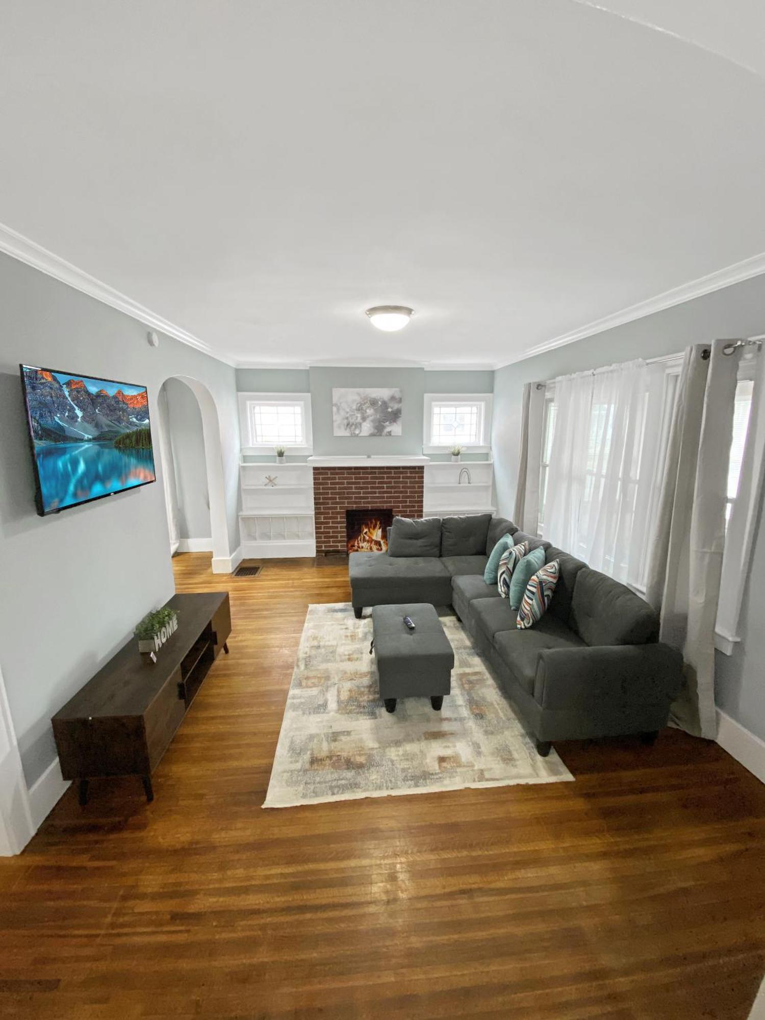 Lux 3Br, Steps From Airport, U Of R & Grocery Stores Rochester Exterior foto
